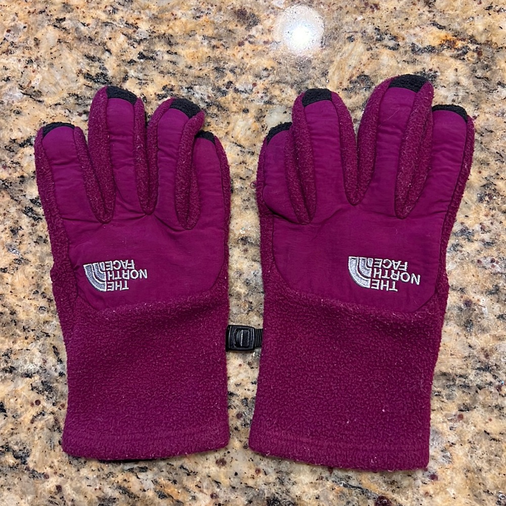 Girls the NorthFace gloves size medium